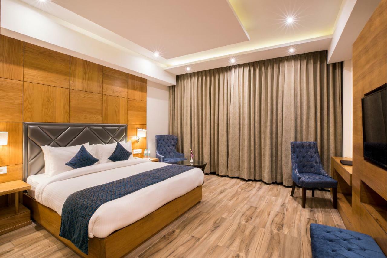 Regenta Central Cassia Zirakpur Chandigarh Eksteriør bilde