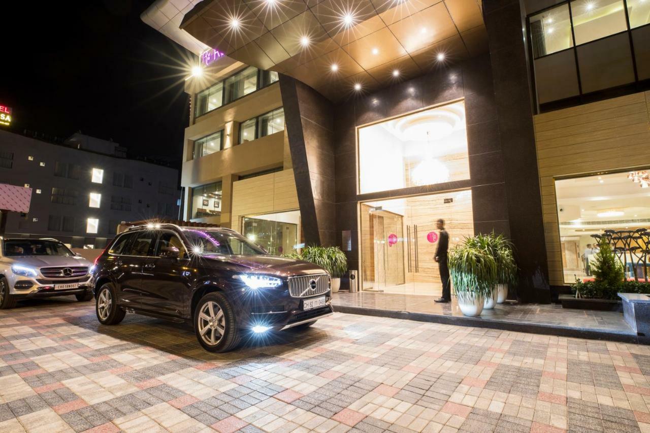 Regenta Central Cassia Zirakpur Chandigarh Eksteriør bilde